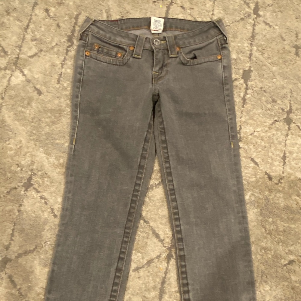 True‎ religion cropped jeans